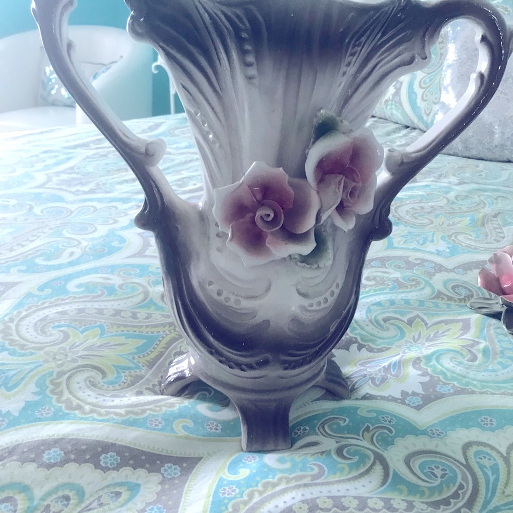 Capodimonte vase and roses.